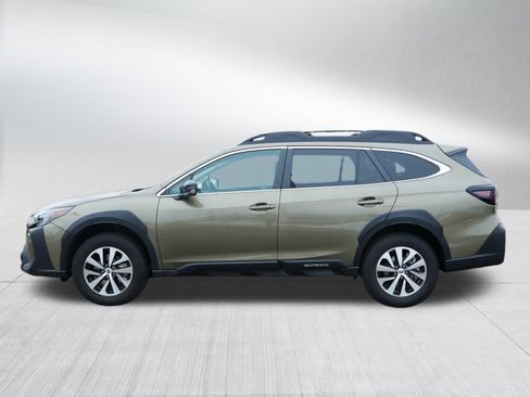 Certified 2025 Subaru Outback Premium image 4