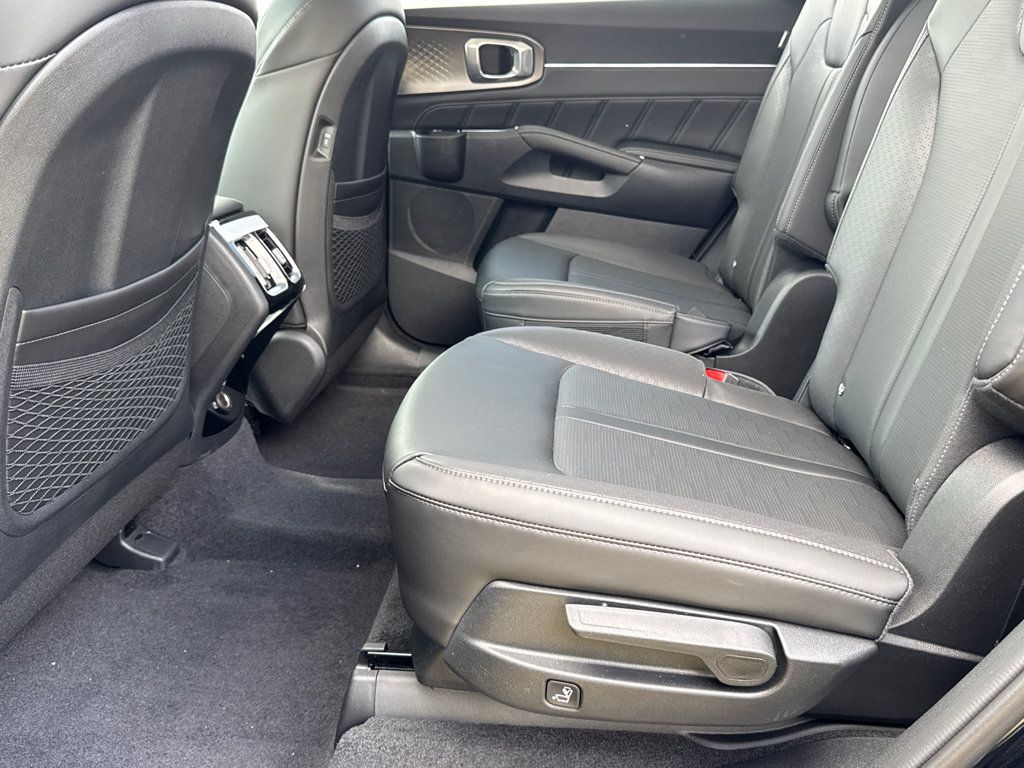 New 2025 Kia Sorento SX FWD image 21