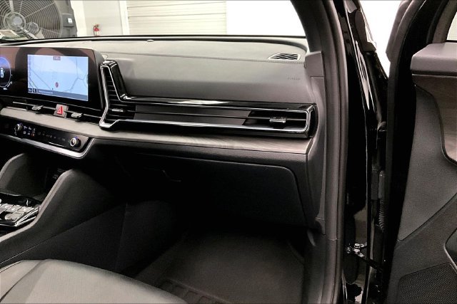 Used 2025 Kia Sportage X-Pro AWD/4WD image 19