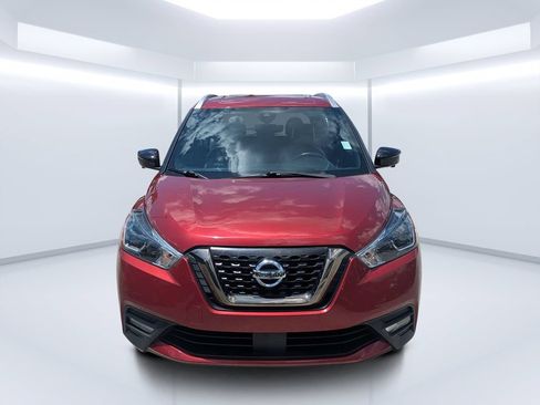 Used 2020 Nissan Kicks SR w/ SR Premium Package FWD image 8