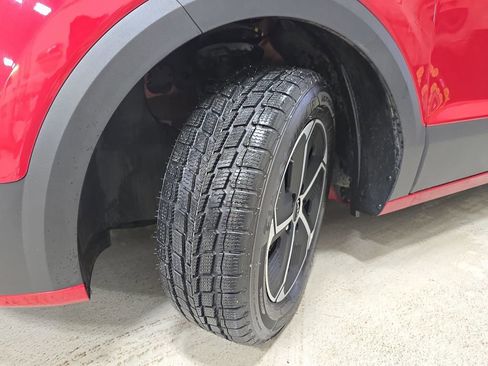 Used 2024 Kia Niro LX image 32