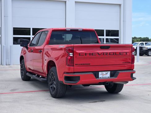 New 2025 Chevrolet Silverado 1500 Custom w/ LPO, Dark Essentials Package AWD/4WD image 9