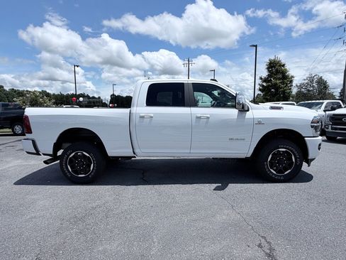 Used 2026 RAM 2500 Laramie AWD/4WD image 4