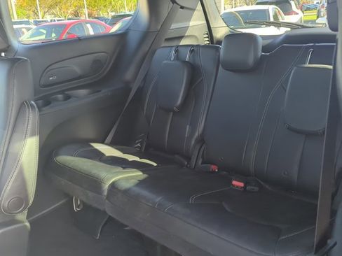 Used 2018 Chrysler Pacifica Touring-L image 23