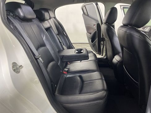 Used 2018 MAZDA MAZDA3 Touring FWD image 19