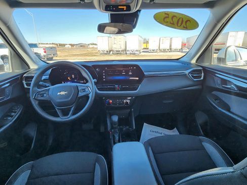 Used 2025 Chevrolet TrailBlazer LT image 27