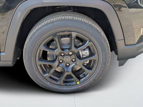 New 2026 Jeep Compass Latitude AWD/4WD image 9