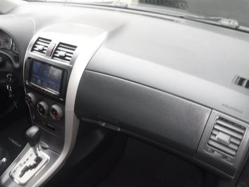 Used 2011 Toyota Corolla S image 26