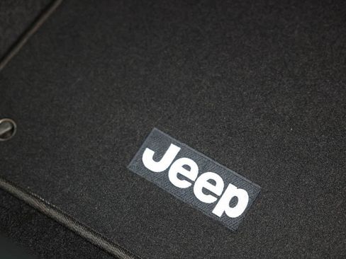Used 2017 Jeep Cherokee Limited AWD/4WD image 12