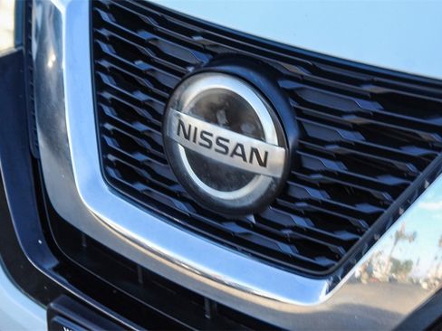 Used 2020 Nissan Rogue S image 9