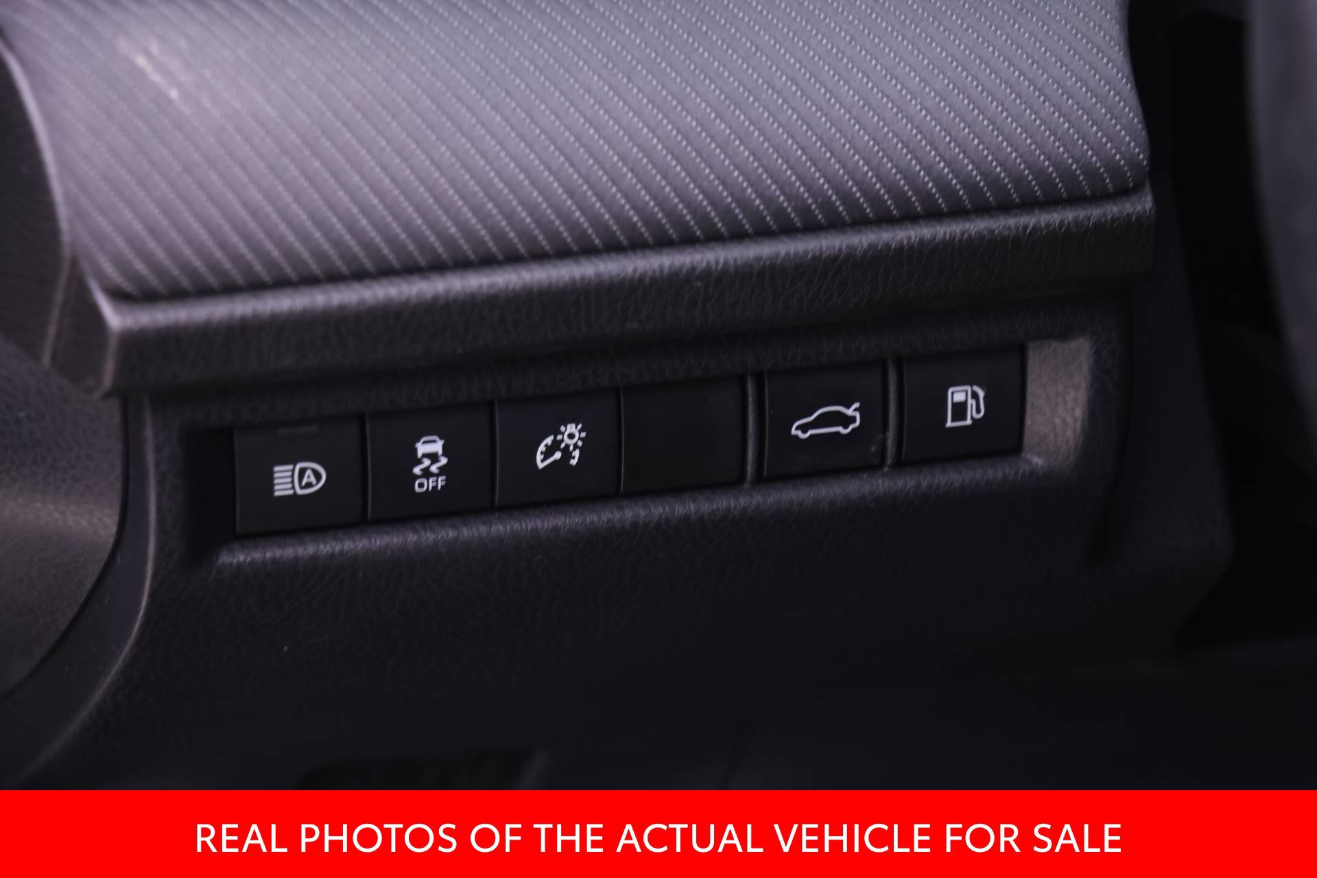 Certified 2025 Toyota Camry SE FWD image 15