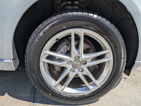 Used 2017 Audi Q5 2.0T Premium Plus w/ Technology Package image 9