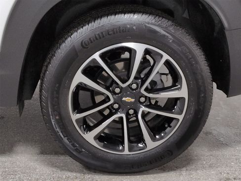 Used 2025 Chevrolet TrailBlazer LT image 14