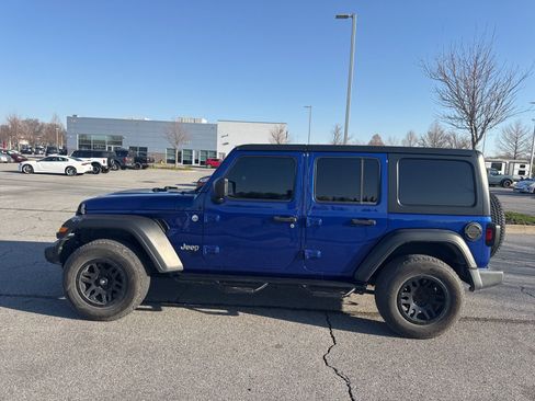 Used 2018 Jeep Wrangler Unlimited Sport S image 24