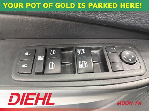 Used 2019 Jeep Cherokee Trailhawk image 24