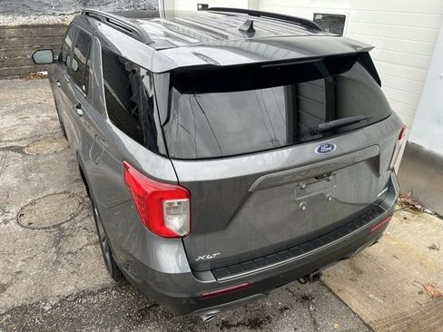 Used 2023 Ford Explorer XLT w/ Equipment Group 202A image 4