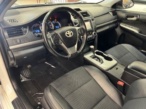 Used 2014 Toyota Camry SE FWD image 8