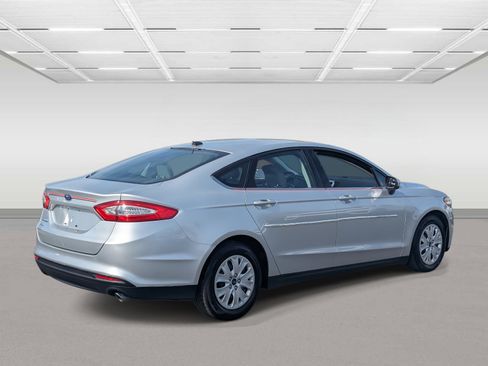 Used 2014 Ford Fusion S image 5