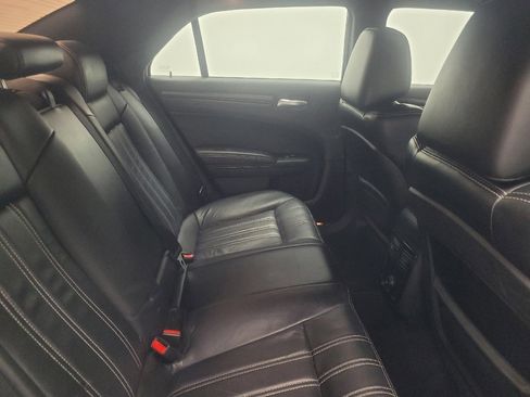 Used 2014 Chrysler 300 S image 19