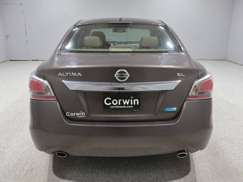 Used 2014 Nissan Altima 2.5 SL w/ Moonroof Package FWD image 3