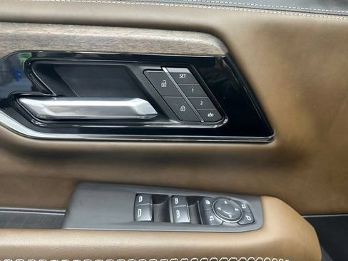 Used 2025 GMC Yukon XL Denali Ultimate AWD/4WD image 20