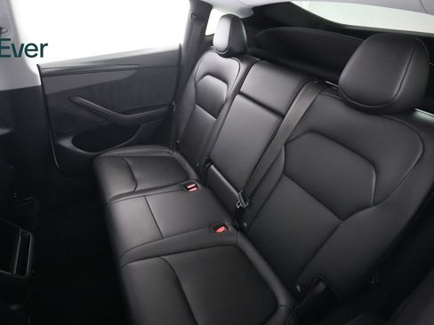 Used 2026 Tesla Model Y Long Range RWD image 24