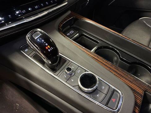 Certified 2024 Cadillac Escalade ESV Premium Luxury w/ Performance Package AWD/4WD image 57