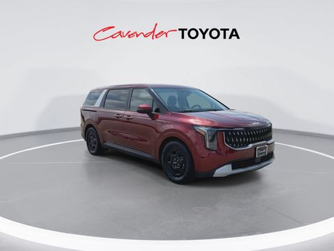 Used 2026 Kia Carnival FWD image 2