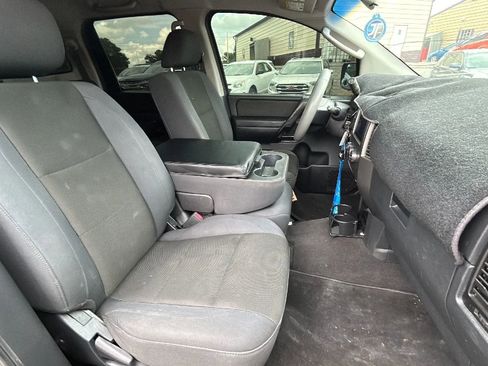 Used 2008 Nissan Titan LE AWD/4WD image 2