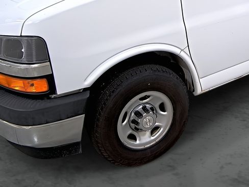 Used 2020 Chevrolet Express 2500 w/ Driver Convenience Package image 7