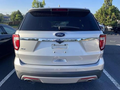 Used 2017 Ford Explorer XLT w/ Equipment Group 202A FWD image 10