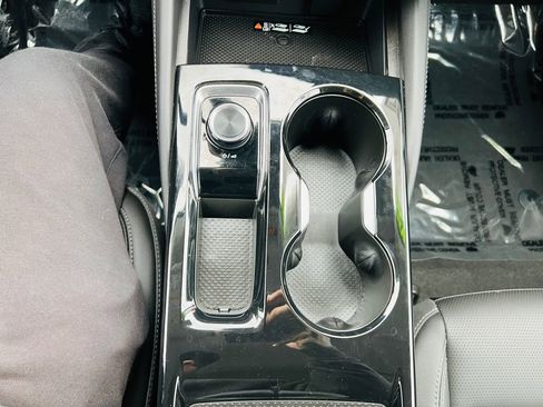 Used 2025 Buick Envision Preferred image 28