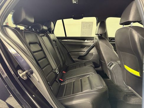 Used 2019 Volkswagen Golf R 2.0T image 17