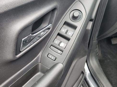 Used 2019 Chevrolet Trax LS FWD image 22