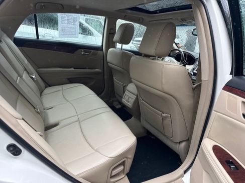 Used 2011 Toyota Avalon Limited image 9