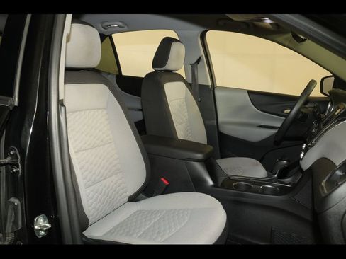 Used 2019 Chevrolet Equinox LS w/ LS Convenience Package AWD/4WD image 28