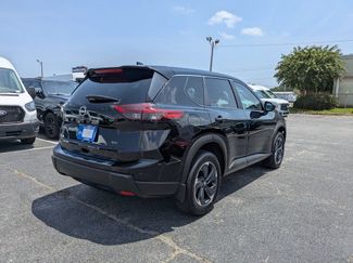 Used 2024 Nissan Rogue SV FWD video 4