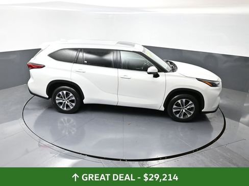 Used 2023 Toyota Highlander XLE image 47