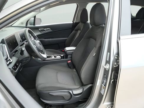 Used 2024 Kia Sportage LX FWD image 18