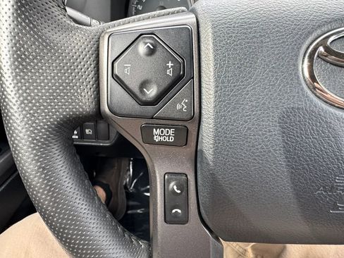 Used 2018 Toyota Tacoma TRD Off-Road AWD/4WD image 26