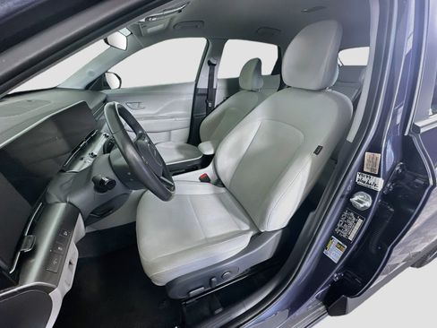 Used 2025 Hyundai Kona SEL FWD image 13