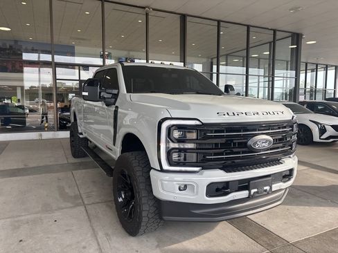 Used 2026 Ford F250 Platinum AWD/4WD image 4