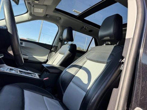 Certified 2022 Ford Explorer XLT w/ Equipment Group 202A image 8