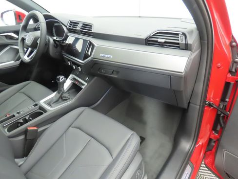 Used 2025 Audi Q3 2.0T Premium Plus w/ Premium Plus Package image 18