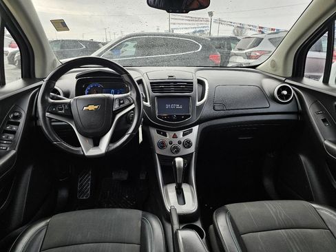 Used 2016 Chevrolet Trax LT w/ LT Convenience Package AWD/4WD image 3