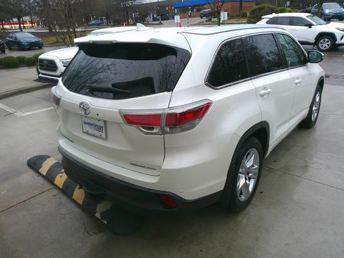 Used 2015 Toyota Highlander Limited Platinum image 22