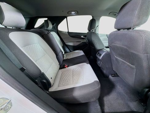 Used 2019 Chevrolet Equinox LS w/ LS Convenience Package image 27