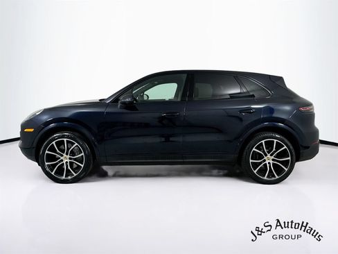 Used 2023 Porsche Cayenne Platinum Edition AWD/4WD image 4