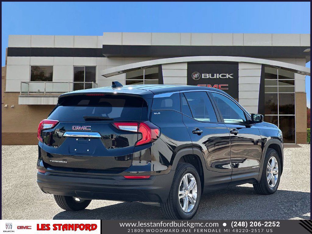Used 2024 GMC Terrain SLE FWD image 6