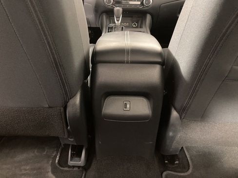 Used 2025 Nissan Sentra SV FWD image 16